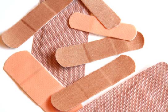 EMERGENCY LIVING – First-Aid