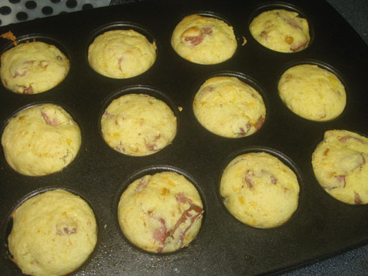 corn dog muffins